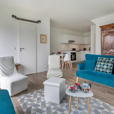 Hébergement de vacances - Maison Lumineuse Avec Jardin *